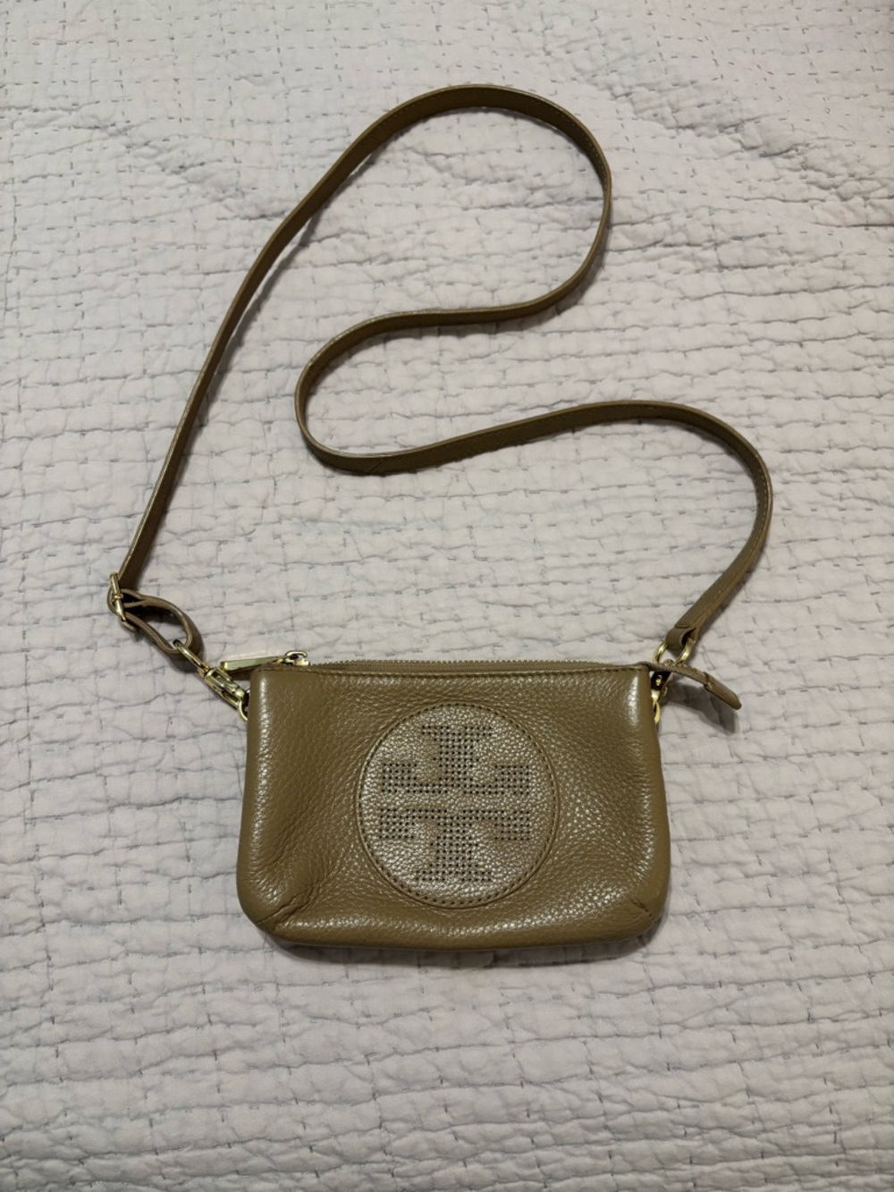 🌟SALE🌟Tory Burch Kipp small Taupe Leather Crossbody Bag Perforated Logo Detail